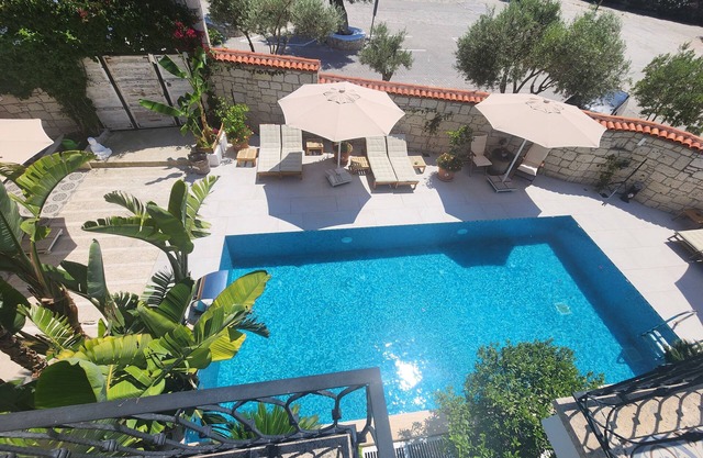 Tarcin Alacati Otel