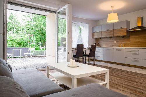 Tarnogaj Apartment - Terrace, Park Nearby - by Rentujemy