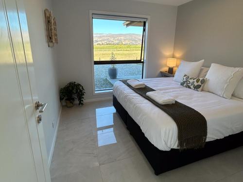 Tarras Serenity Haven - Mountain Views and Calm