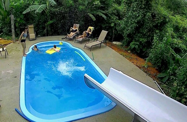 Tarzan Jungle Home - Zipline, Pool, Waterslide, AC, Fast Wifi!