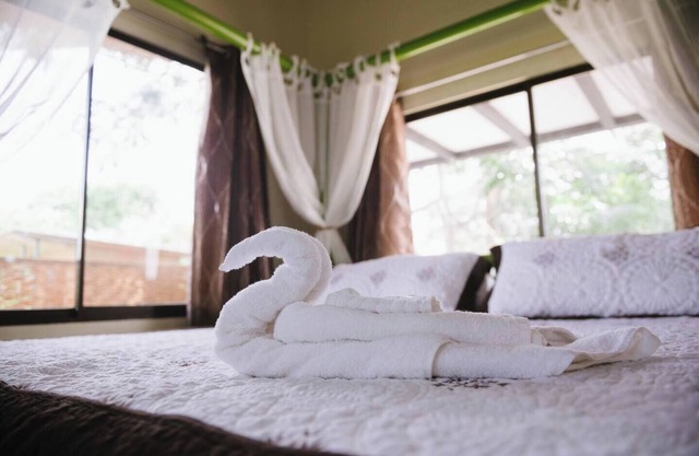 King Bed Studio in Jungle - Jacuzzi, Balcón c / Gran Vista, Piscina, Tobogán