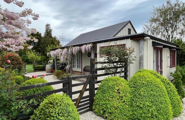 Tasman Village Cottage