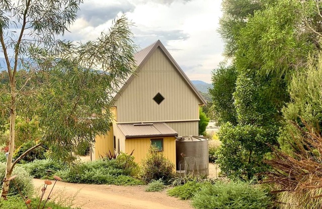 Tassie Country Cabin