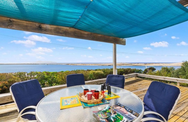 Taste Of Paradise with WiFi!- Mangawhai Heads Home