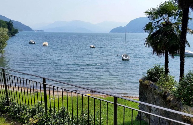 Amueblado con buen gusto apartamento de 2 dormitorios con vistas al mar y la playa Jardín