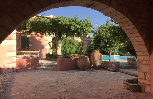 Casa tradicional cretense renovada con buen gusto y piscina privada.