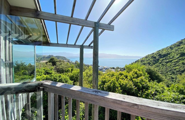 Tata Beach Heights - Spectacular Ocean and Bush Views