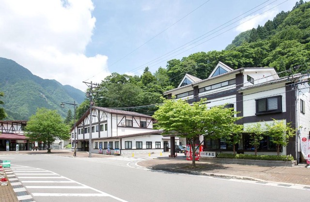 Tateyama Kurobe Alpine Route Senjuso 立山黒部アルペンルート千寿荘