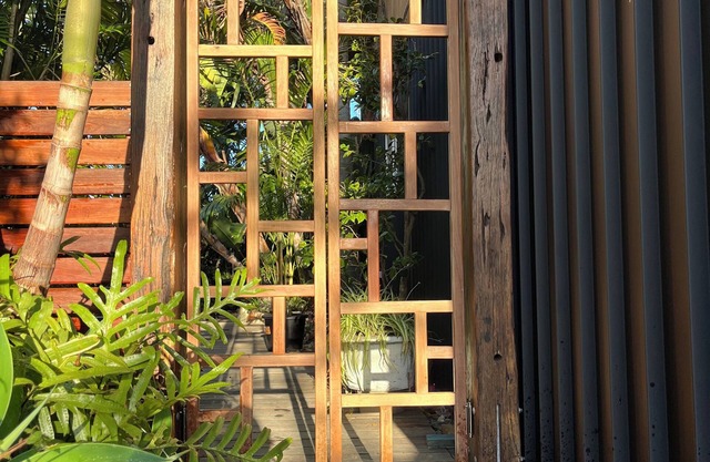 Tathra Tides | Walk to Beach & Shops | Private Sauna | Tropical Gardens