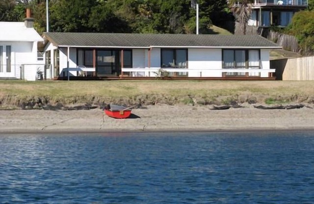Taupo Central, Lake Front, Hot Water Beach.