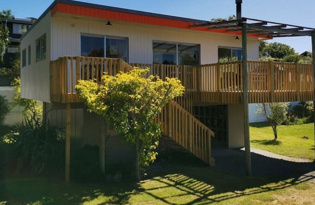 Taupo Retro Bach - A true kiwi Bach, great location