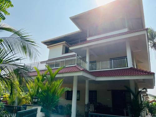 Tauro's Haven Homestay - Charming 3BHK, 4Bath Home
