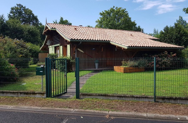 TAUSSAT villa coeur de bassin