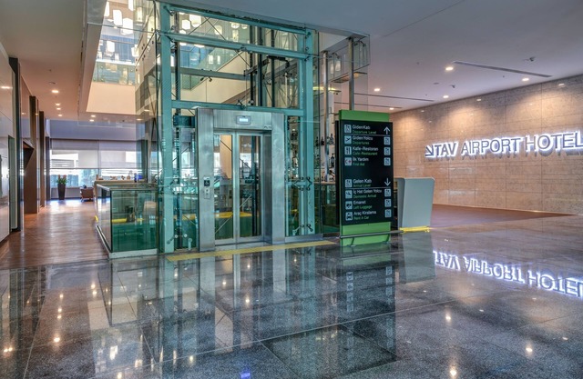Tav Airport Hotel Izmir