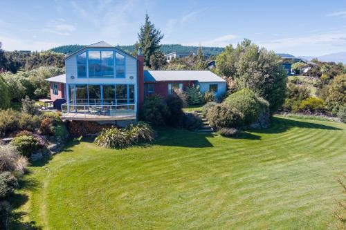 Tawhiri - tranquility, space and stunning views in paradise