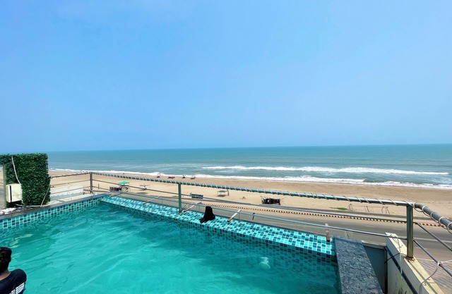 TBS Sea View - Full AC- Pool & Breakfast