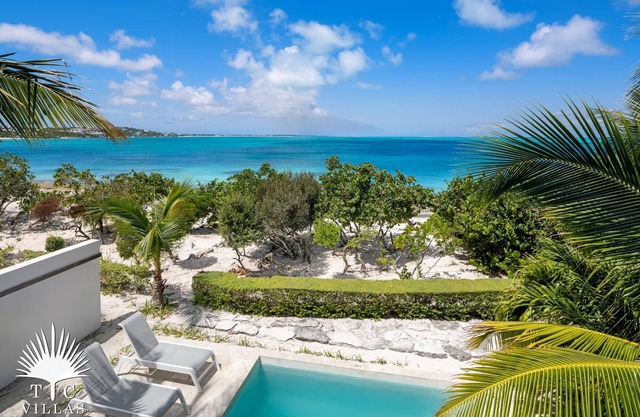 Ocean Edge Villa / Romántica frente a la playa en Grace Bay Beach