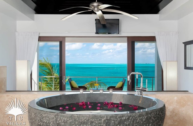 Sea Edge Villa / Grace Bay Beach / Ubicación conveniente de Turtle Cove