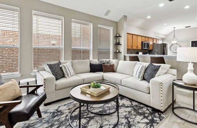 TCH - 3BR/2BA Home in Lantana - T2