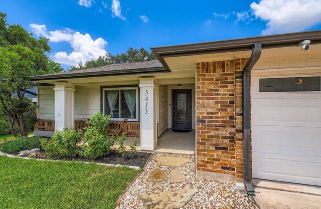 TCH - Comfy 4bd/2ba home in Austin with Workspace