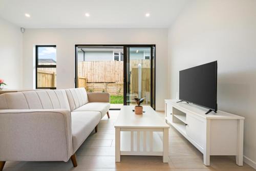 Te Atatu Cozy Brand New Townhouse 5