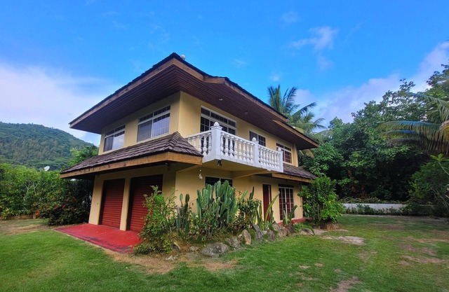 Te Hana – Just 100 meters from the beach