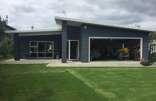 Te Horo - Large House Close to Beach and Amenities
