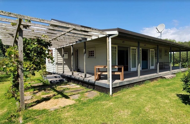 Te Kaha home in private setting, close to the sea and close to the Kereu River.