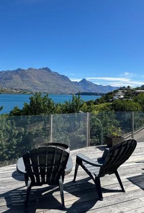 Te Mana - Luxe Lake Apartment