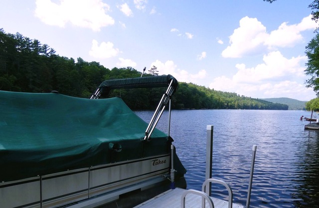 Teaberry Cabin - Peaceful lakeside retreat