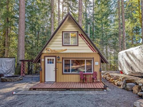 Tee & Ski Cabin