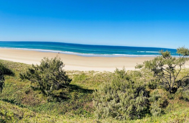 Teewah Hideaway-Beachhouse 100m to Beach on Teewah Beach Noosa North Shore