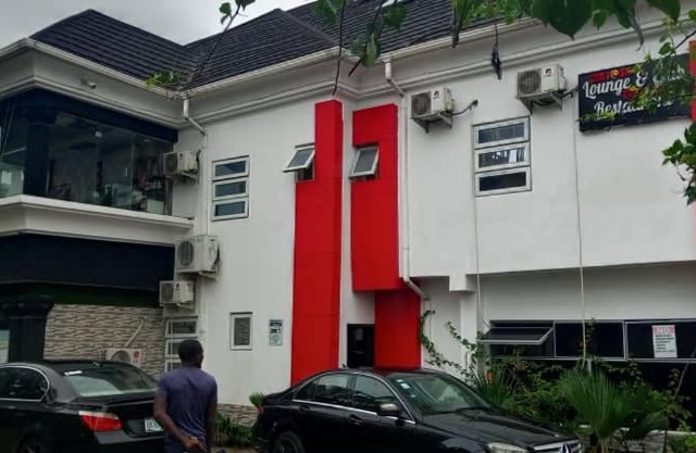 Tektonic hotel and suite