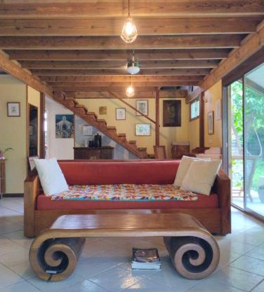 Tema'e Beach House