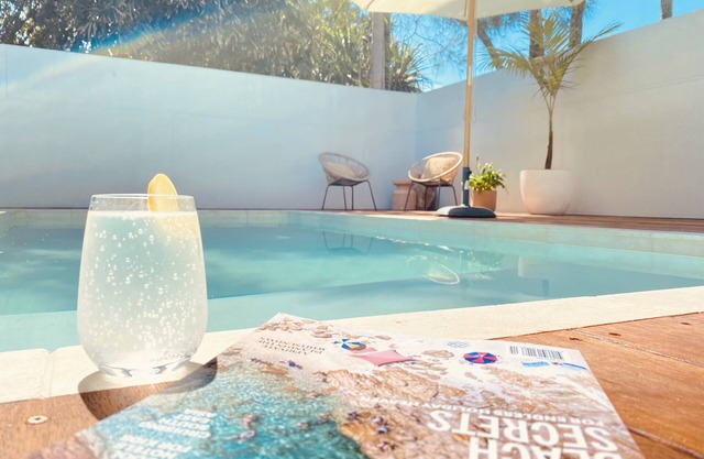 Private pool & 2 minute walk to the beach
