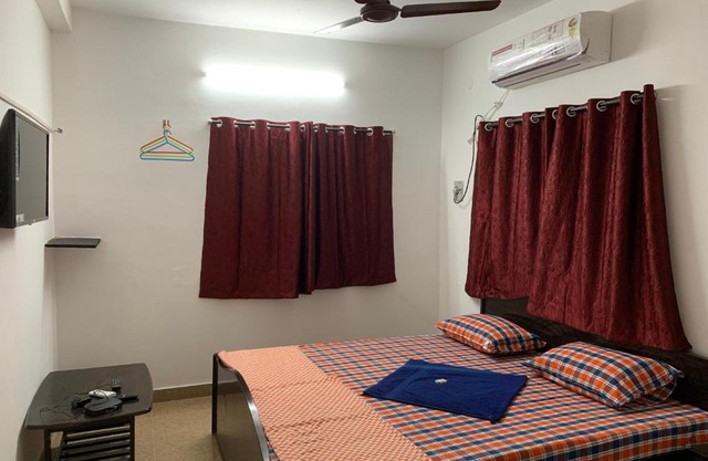Temple Tree Homes Next to Sankara Nethralaya & Apollo Hospitals Service Apartments With Kitchen