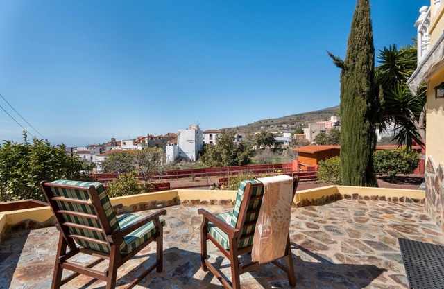 'Tenades 2' con vistas al mar, Wi-Fi y aire acondicionado.