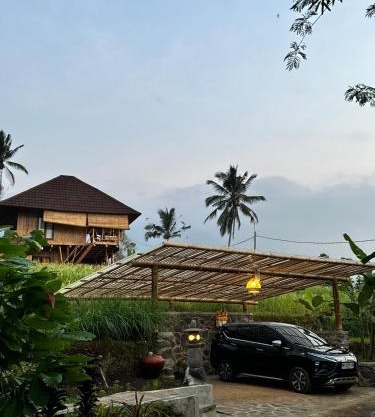 Tengah Uma Villa Sangketan