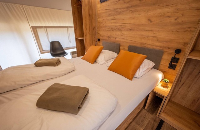 Tienda lodge con baño, Maastricht a 16 km.