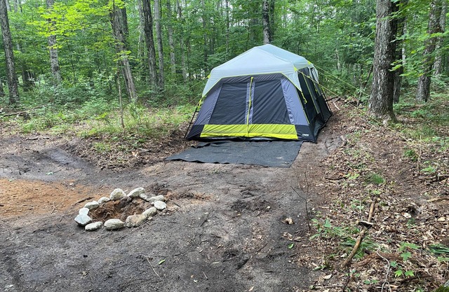 Tent w/ Mattresses on Private wooded camp site