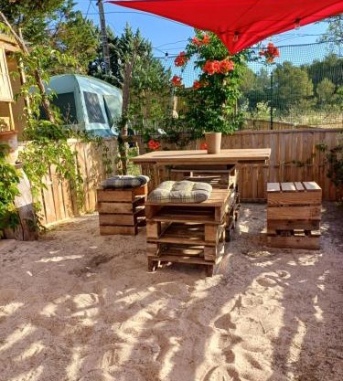 TENTES sur une aire privée en pleine nature