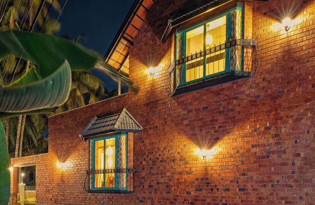 Tentgram Brick House