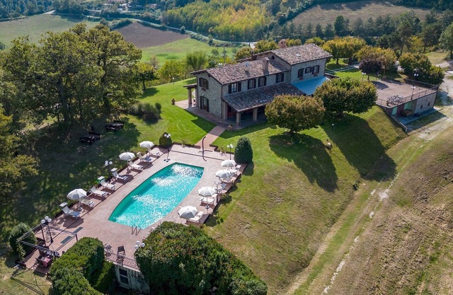 Tenuta Montiepoli 12+3, Emma Villas