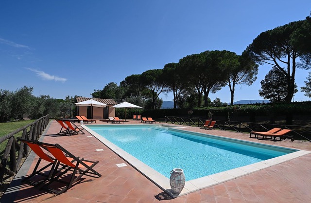 Villa familiar exclusiva (16 camas) con piscina y tenis en el campo de Roma