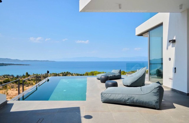 Teria | Sea-view Villa with Pool & Jacuzzi