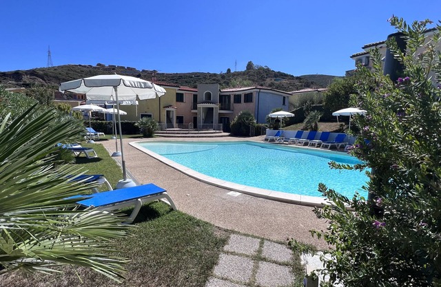 Condominio-Apartamento-Baño Privado-Vista al Jardín