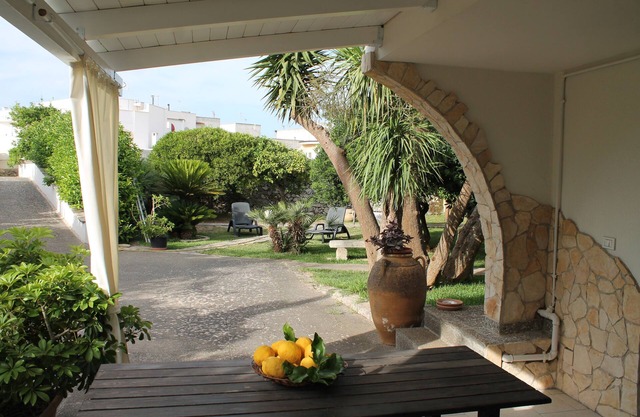 "Terra di mare" Apartamento de tres habitaciones en Villa con jardín