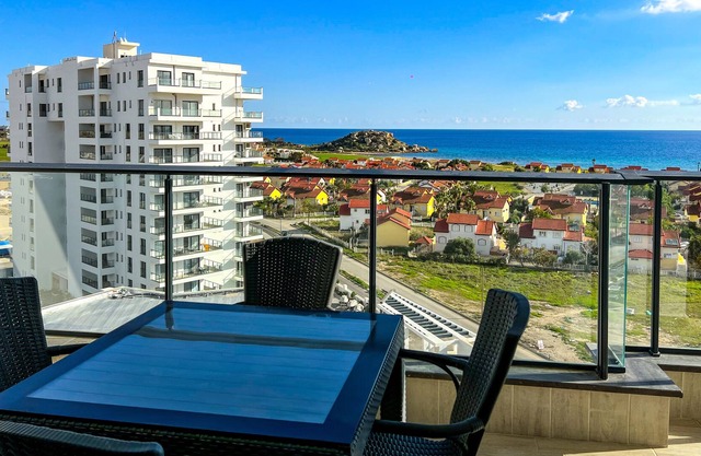 Terra Pool Apartments (Caesar Blue)