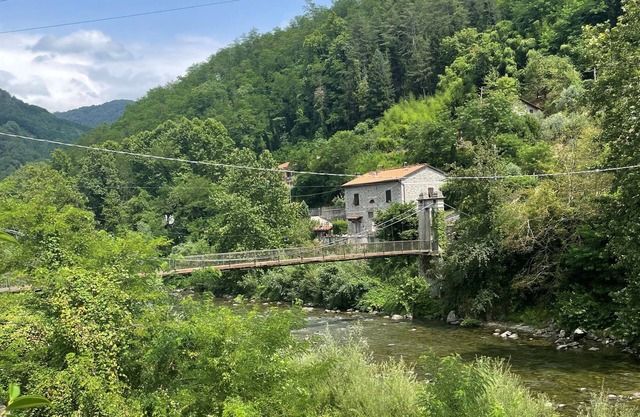 Terra Rossa is a lovely, modern apartment located in the heart of Bagni di Lucca