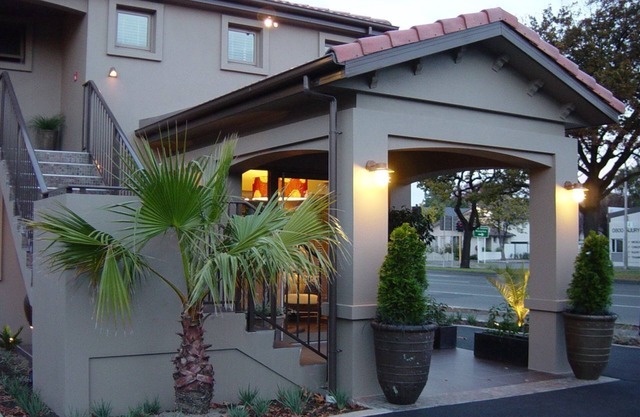 Terra Vive Luxury Suites & Apartments